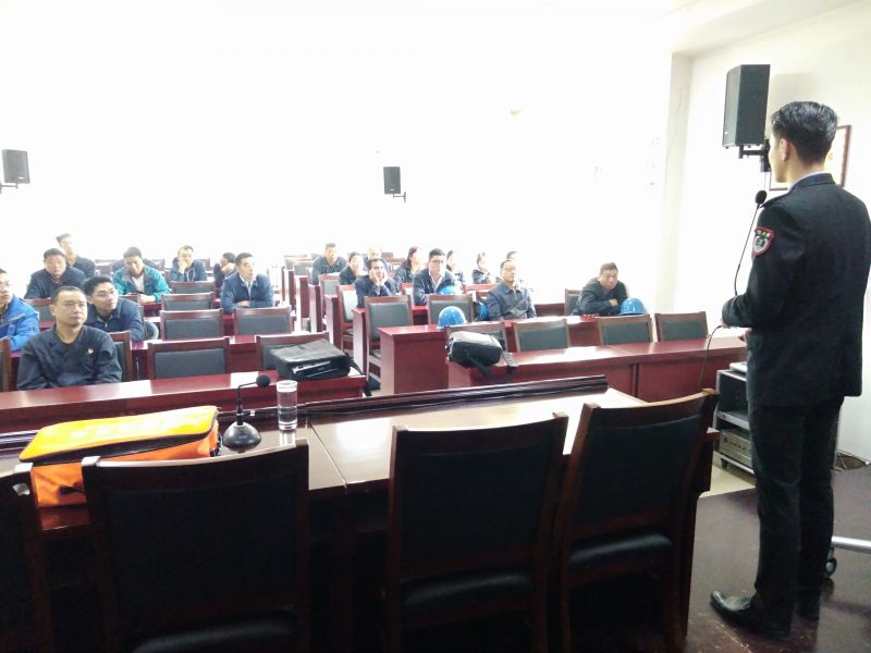 
				   
					黃河同力組織開展2019年消防安全、職業(yè)衛(wèi)生及廠區(qū)雙重預防體系建設(shè)知識培訓
				 